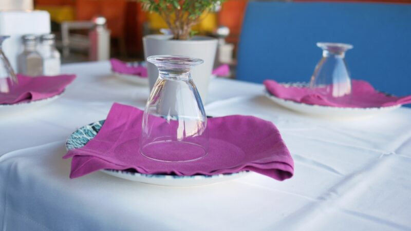 How to Choose Tablecloth and Napkin Color in Your Restaurant